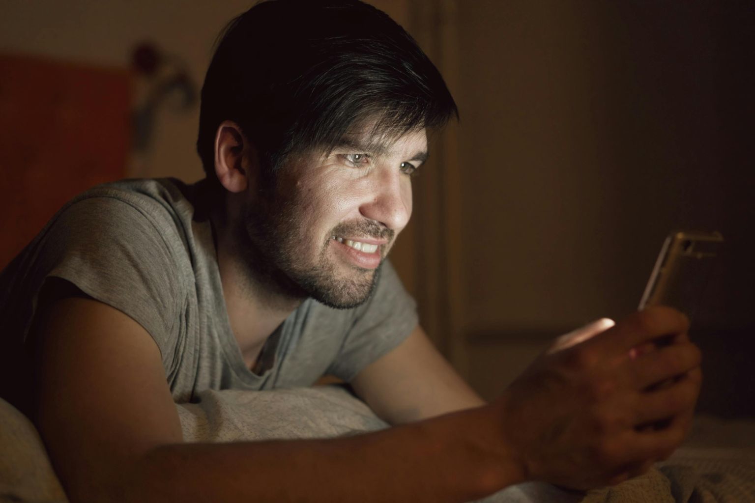 modré světlo večer spánek